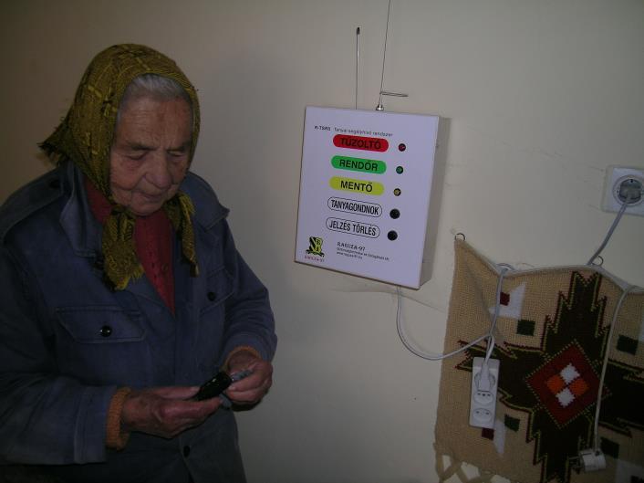 A szórt, tanyás településstruktúra miatt elengedhetetlen a tanyagondnoki szolgálat és a jelzőrendszeres segítségnyújtás. A jelzőrendszer azonban csak egyirányú kommunikációt tesz lehetővé.
