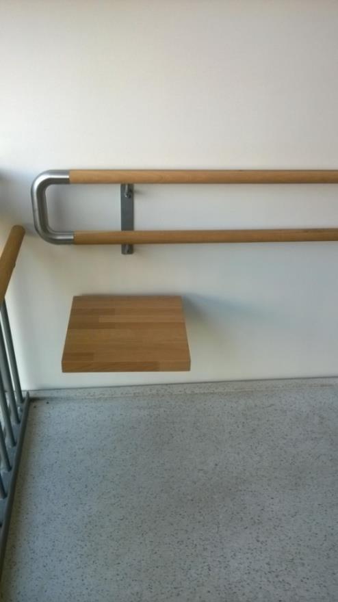 vannak megtervezve, hogy minden típusú kerekesszékkel használhatóak legyenek.