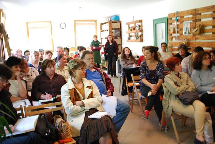 Ezen felül 2009 óta fut az akkreditált pedagógusképzési programunk "A hulladékgazdálkodás és a