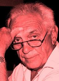 Vénig László (1930 - ) S-a născut la 3 noimebrie 1930, în oraşul Tăşnad, în familia unui mic comerciant, care deţinea o prăvălie la domiciliu. A urmat o parte din şcoală în oraşul natal.