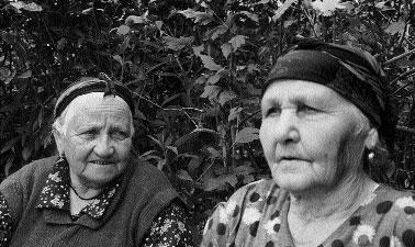 200 XLIII. évfolyam, 2. szám, 2005. május Magyar zene Zahur asszonyok Ashagy- Tala falvában 1999- ben Zakatala megye Asagi Tala és Szuvagil falvaiban gyûjtöttem zahurok között.
