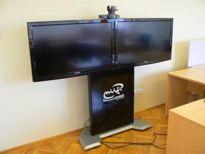 Új eszközök Beszerzés: nyílt közbeszerzési eljárás! KFKI Rendszerintegrációs Zrt. (Polycom) Fejlesztés:! 30db tárgyalótermi HD végberendezés! Nagyteljesítmény!