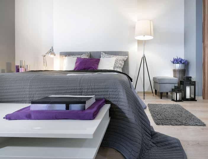 Uponor Smatrix Base Az Uponor Smatrix Base a padlófűtésekhez és mennyezeti hűtőberendezésekhez használható vezetékes szabályozórendszer, amelyet különféle típusú termosztátokkal lehet vezérelni.