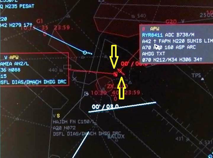 2. sz. ábra, APP radar képernyő UTC 10:38:21 órakor, amikor a HA-MEA repülőgép (3.600 láb magasságon) és a RYR4811 járat (4.