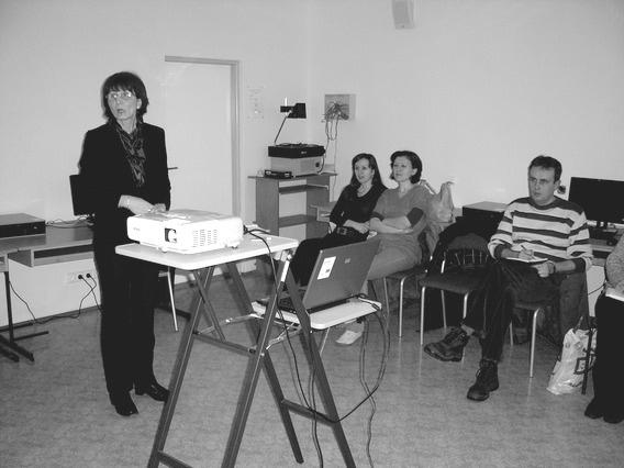 2010. február Zselízi Hírmondó 5 Nemzetközi projektet zárt a Comenius gimnázium Hároméves nemzetközi projektet zártak le a múlt év során a Zselízi Comenius Magyar Tanítási Nyelvű Gimnáziumban.