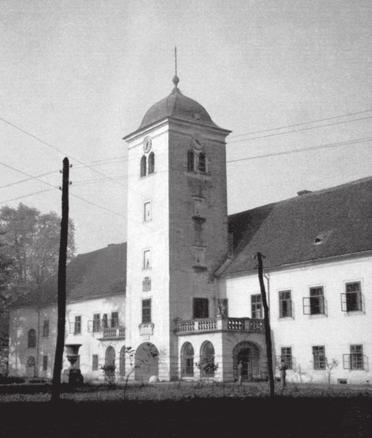 21 Csákány (Csákánydoroszló), Vas m. A kastély főhomlokzata (a szerző fotója, 1981) Thomas Weiss építőmesternek emberei közé tartoztak. Az ekkor készült épület még mindig ismeretlen.