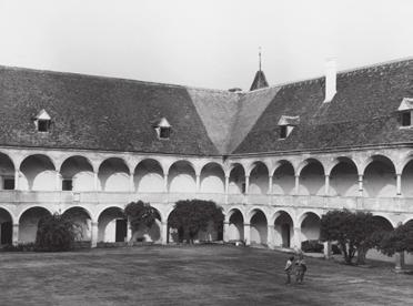 A reneszánsz átépítésű kastély 1621 januárjában pusztult el véglegesen: a mezővárosi jogú, közeli faluval együtt egy magyar, horvát és lengyel egységekből álló, collalto 46 Keresztúr