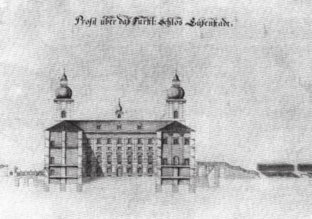 Az egykori tervek közül megmaradt, 1663 előtt készült rajz szerint amely az épület észak déli keresztmetszetét, azon belül pedig a nyugati szárnynak a maival egyező udvari homlokzatát ábrázolja az