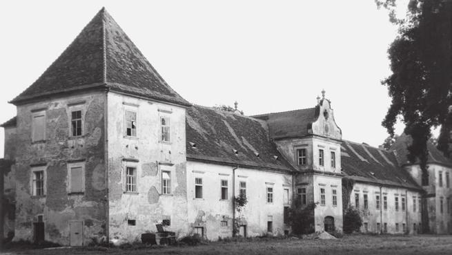 1607-ben már ismét állt, amikor Poppel éva hozományaként Batthyány Ferenc kezére került. Az ő 1625-ben bekövetkezett halála után özvegye főként itt tartózkodott.