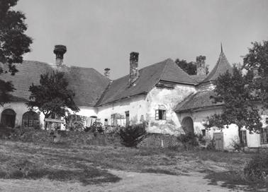 palánkkal együtt építették újjá. 1647-ben a zrínyi Miklós szervitorai közé tartozó Malakóczy Miklós kapta meg főkapitányságát és vele zálogbirtokként a kastélyt is.