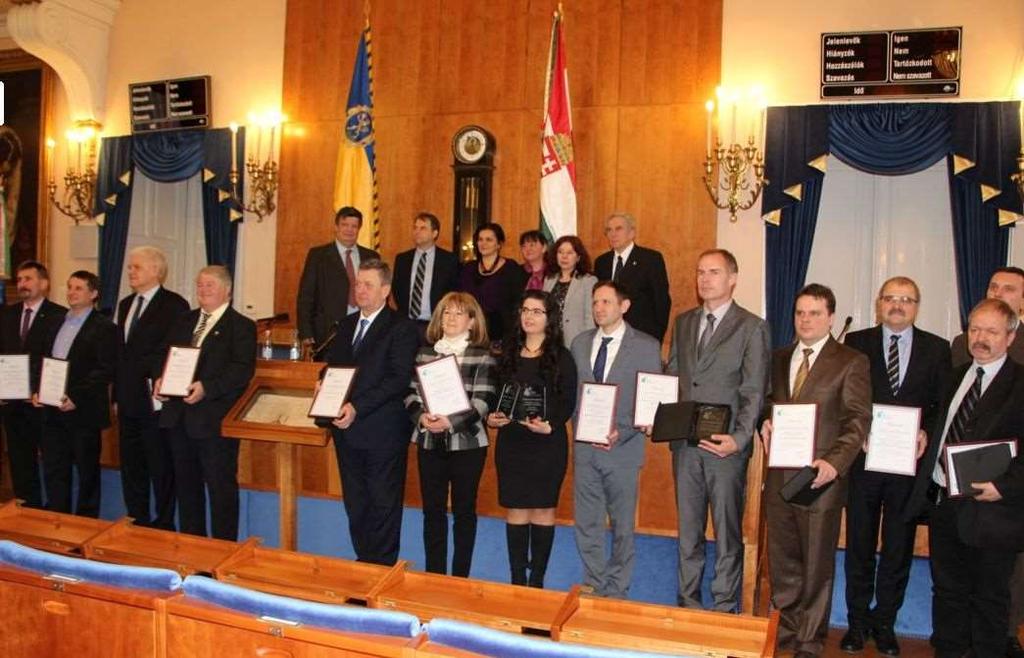 Díjazták az ötletet A speciális Tata tantárgy ötlete idén januárban országos elismerésben részesült, amikor városunk két kategóriában is elnyerte a City Hungary által alapított Holnap Városért díjat.