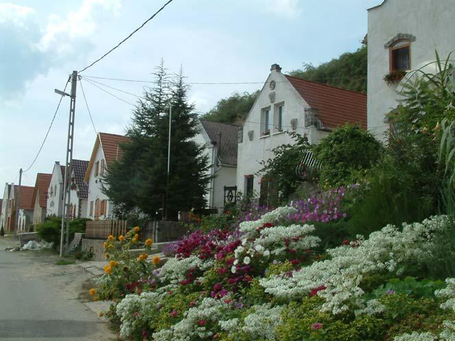 évek