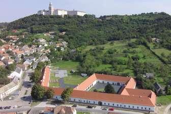 Ekkor nyilvánította az UNESCO a világörökség részévé az apátságot és környékét.