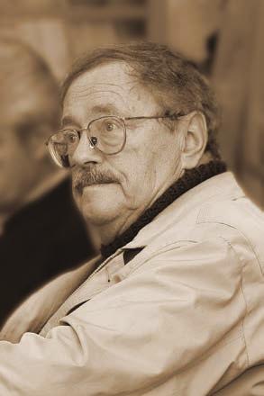 Veress D. Csaba tanár, történész, helytörténész, író (1933 2014) A Baranya megyei Villányban született polgári családban, 1933. szeptember 23-án. Középiskoláit Pécsen és Mohácson végezte.