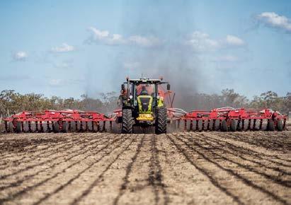 CLAAS TRAKTORKAMPÁNY agritech 25 A termelt marhahús-mennyiségnek nagyjából a fele marad az országban, a másik felét exportálják.
