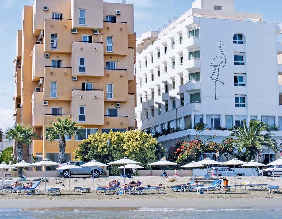 Flamingo Beach Hotel *** Utasaink értékelése: Fekvése: Larnaca Makenzie negyedében, a repülőtér közelében található, 2012-ben felújított modern hatvannégy szobás, középkategóriás szálloda, a homokos