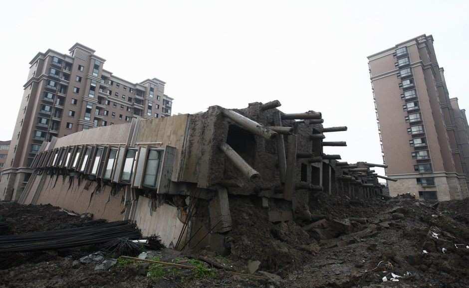 II. fejezet egy shanghai magasépület 29-es katasztrófája [8]. A szerkezet pörgetett cölöpökre támaszkodott.