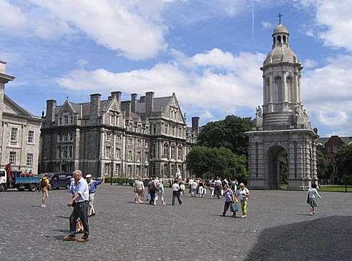 Írország: Dublin Trinity College Írország legkiválóbb oktatási intézménye a világ