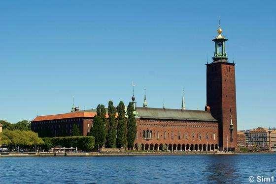 Svédország: Stockholm Városháza Vörös téglafalú; Kék