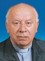 Az érettségi után az esztergomi Hittudományi Főiskolára nyert felvételt, és a teológia elvégzése után szentelték pappá Esztergomban, 1974. június 21-én. Ezután káplán Szomoron, 1975-től Budaörsön.