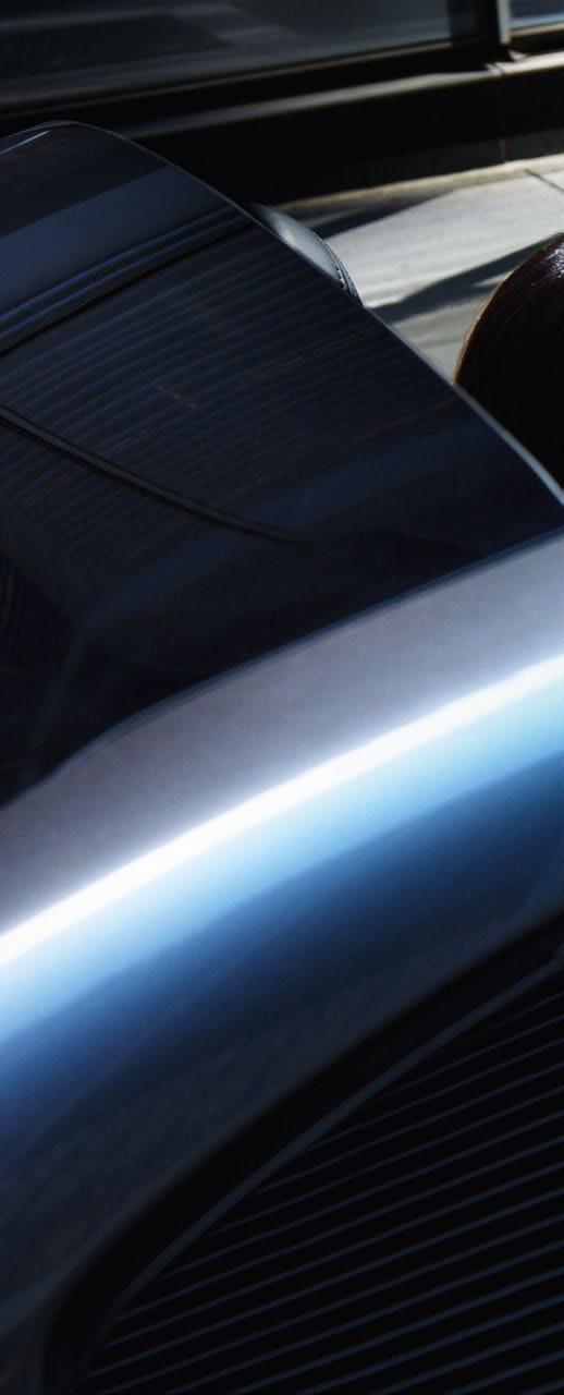 K Ö Z P O N T B A N A J Á R M Ű V E Z E T Ő A teljesen új Mazda MX-5 számos olyan intelligens biztonsági