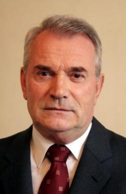 Közigazgatás-szervezés Nemes Ferenc Professor emeritus (DSc), közgazdász-szociológus.
