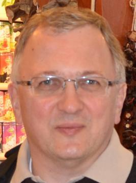 Közigazgatás-szervezés Almásy Gyula Egyetemi adjunktus (PhD). Jogász, igazgatásszervezői végzettséggel rendelkezik.