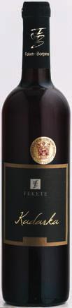SZELESHÁT SYRAH 18 ºC 1-3 év Szekszárd Syrah Sötétebb rubin szín, borsos, zöldfűszeres illat, lédús, sok ízű korty, hosszú, fi noman fás lecsengés.