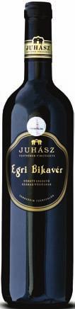 erdei gyümölcsökkel, kis hordóval. Hosszú, száraz korty, fekete- és piros gyümölcsök, feszes szerkezet.