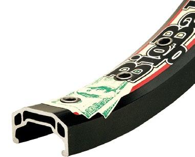 hegesztett p Equalizer 21 Felhasználás: XC edzés, XC verseny Méretek: 26 Külső/belső szélesség: 21/16 mm Végtelenítés: hegesztett, illesztett Tömeg: 360 g Fékfelület: - Küllőszám: 32, 36 Szín: fekete