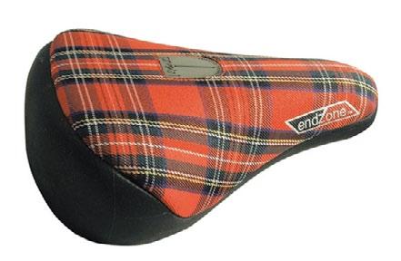 Hosszúság: 272 mm; szélesség: 131 mm; súly: 191 g p 35231001 NYEREG VL7035 BMX PIVOTAL Unisex BMX nyereg Nagy sűrűségű. Könnyű hab töltés.