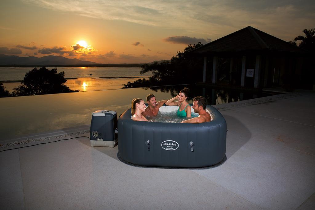 SPA POOL HAWAII Airjet&Hydrojet felfújható masszázsmedence, 120 légfúvókával, 8 hydrojettel, sóbontós vízkezelő rendszerrel Méret: 180x180x71 cm Üzemi feszültség: 220V/50Hz, 2060W Telepítése