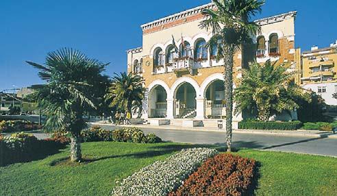 www.istra.com www.porec.hr www.porec360.com ISZTRIA Az Iszt ri ai-fél szi get az Ad ria észa ki ré szén, Tri eszt és Rijeka kö zött fekszik.