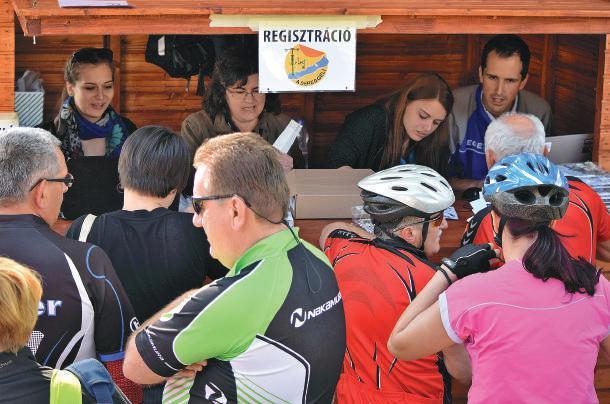 Indulás Nevezés a rajt előtt (2016) Első nap: Keszthelyről, a kikötő melletti park Zenepavilonjától 10:00 órakor Második nap: Balatonakarattyáról, az MH Rekreációs, Kiképzési és Konferencia Központ