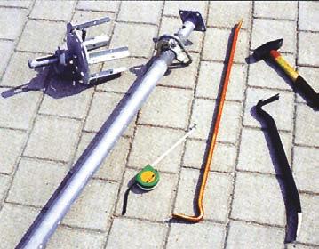 LEIER MESTERPANEL (LMP) Beépítési útmutató A beépítéshez szükséges szerszámok, eszközök A Leier mesterpanel (kéregelemes födém) építése során a következő eszközökre, szerszámokra van szükség: