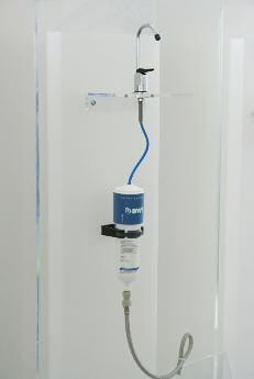 Ivóvíz minőségét javító készülékek Duplex aktívszenes szűrőkészülék Mosogatópult alá szerelhető kivitel lebegőanyag szűrővel A szűrő az aktívszenes szűrőbetéten kívül tartalmaz egy finom