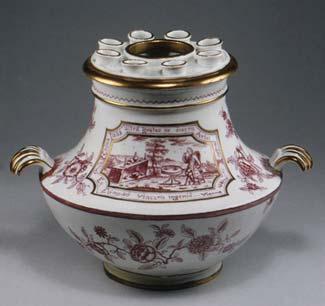 Az óvintézkedések ellenére 1718-ban Claudius Innocentius du Paquiernek sikerült létrehoznia Bécsben a porcelánüzemét, amit a Meissenből átszerződtetett munkások tudására alapozott.