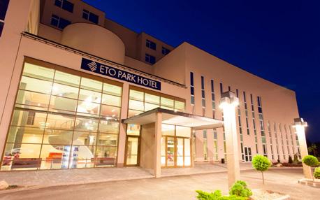SZÁLLÁSHELYEK VIP hotelek HOTEL FAMULUS**** A