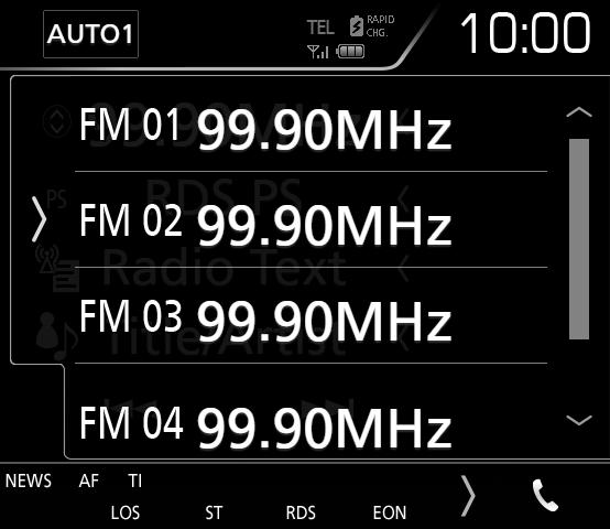 Ehhez a funkcióhoz azonban a TI információt tartalmazó Radio Broadcast Data System (Rádiósugárzási adatrendszer) szükséges. 1 Érintse meg a képernyő bal oldalát. Érintse meg a [TI] elemet.