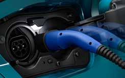 TÖLTÉS ENERGIAVEZÉRLŐ EGYSÉG KETTŐS ELEKTROMOTOR-MEGHAJTÁS 2 ÓRA TÖLTÉSI IDŐ * 1,8 L-ES BENZINMOTOR * Hozzávetőleges időtartam Mennekes kábellel.