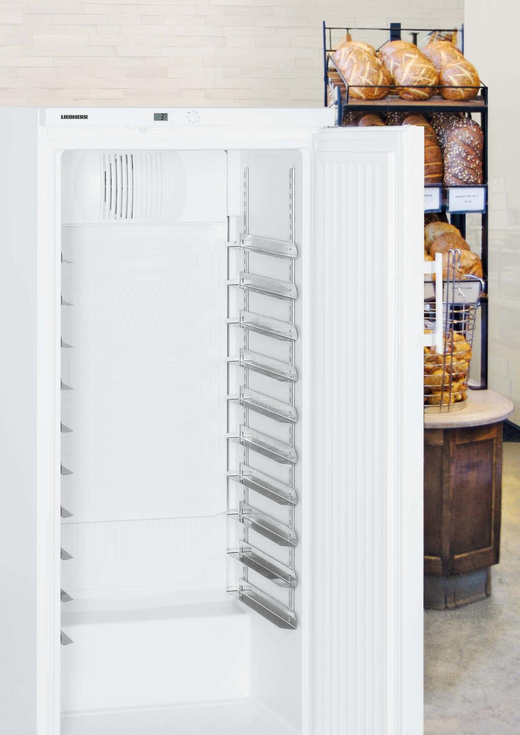 Tartalomjegyzék Hűtő- és mélyhűtőszekrények sütödei lemezekhez, ventilációs hűtéssel és nemesacél belső burkolattal 08 Hűtő- és mélyhűtőszekrények 60 x 40 cm-es sütödei lemezekhez, műanyag belső