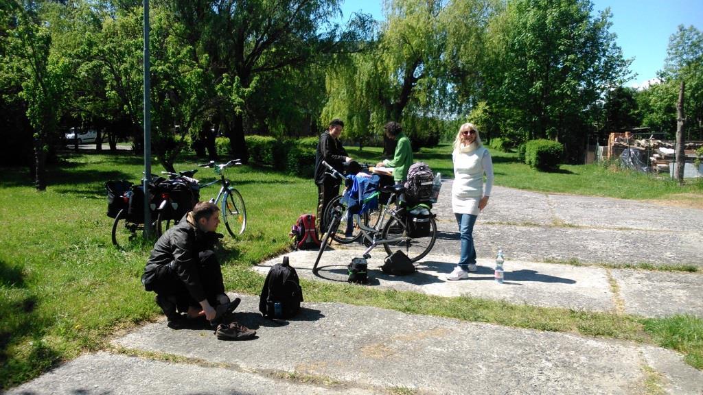 Kerékpárral a Fertő-tó körül A Menetszél 2016-os szezon első túrája a Fertő-tó körül vezetett. Három nap, 40km Magyarország, 110 km Ausztria.