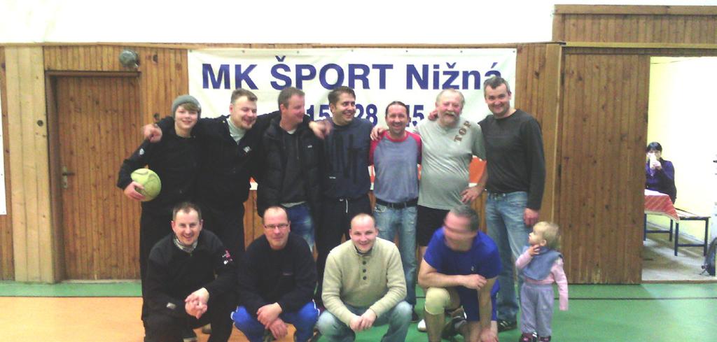 miesto - Markus Bachynec gová, Sofia Stacherová, Kristína Cvoligová, Ján Žuffa, Norbert V kategórii deti od 10 do 15 ro- Bachynec, Jozef Labdík. kov: 1. miesto - Lukáš Labdík 2.