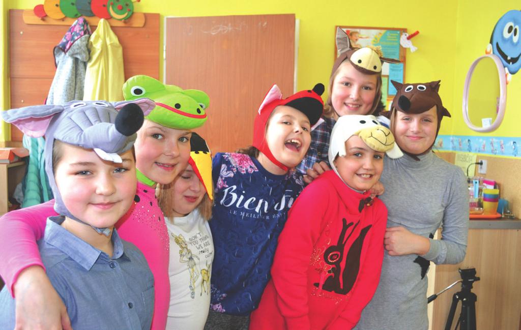 Sorry Len aby sa na Slovensku pamäť nestratila... Otázky. Tvrdenia. Trochu smiechu. Trochu zlosti. Sorry. Atraktívna angličtina uhranula ľudí. Hrdo hľadí slovenčine do duše.
