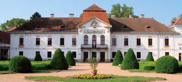 A nagycenki Széchenyi-kastély közelében épült, 760 mm nyomtávolságú Múzeumvasutat a GYSEV Zrt.