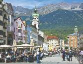 Amennyiben idônk engedi az Allgäu-i Alpok lábánál fekvô középkori városkát, Füssent is megtekinthetjük; középkori sikátorai, nyeregtetôs házai, a barokk templomok, a régi városfal sokat elárul a