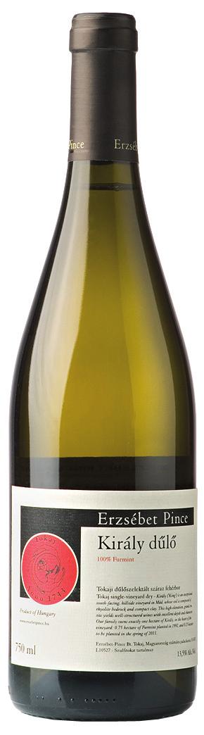VEUVE CLICQUOT PONSARDIN BRUT Champagne Az erőteljességet finom rafináltsággal ötvöző száraz pezsgő, mely az 1772-ben alapított Veuve Clicquot stílus igazi képviselőjeként, aperitifként a legszebb.