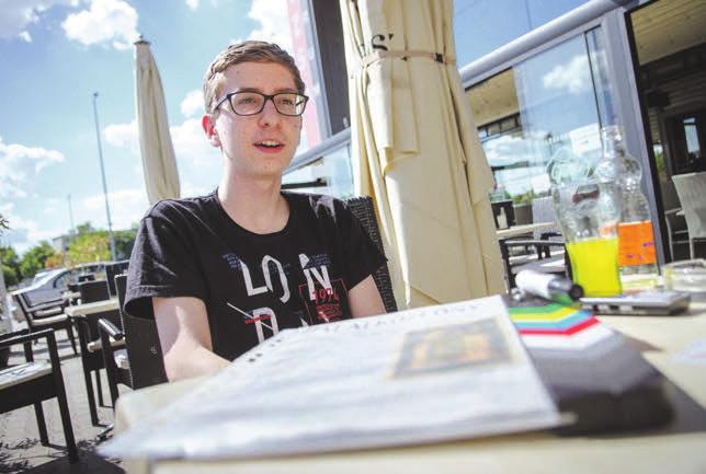 nagykanizsai hírek Fotó: Gergely Szilárd FILM PESCHEKRŐL, A PÉNZHAMISÍTÓ ZENÉSZRŐL Egy ifjú rendező álmai Ha húsz évvel a Saul fia után Béla fia lesz az Oscar-díjas, ne lepődjünk meg.