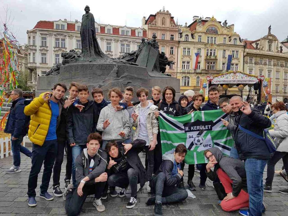 2001/2002-ben születettek U15-ös csapatunk győzelemmel kezdte meg április hónapot. Komáromba látogattunk először közösen a csapatbuszt használva.