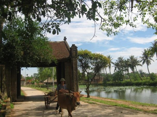 EXTRA NAP HANOIBAN KIRÁNDULÁS DUONG LAMBA Duong Lam története 1.200 évre nyúlik vissza.